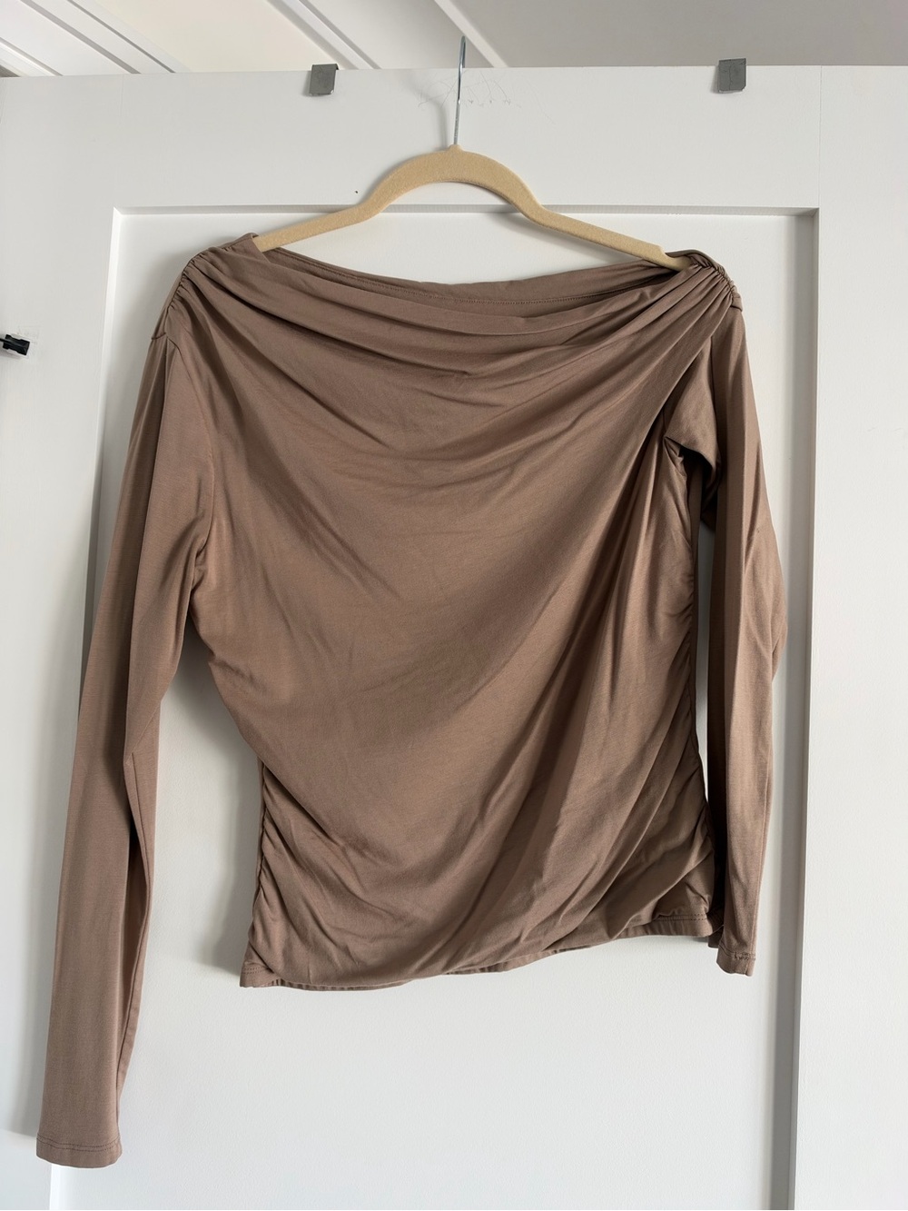 Abercrombie & Fitch Draped Off-Shoulder Long Sleeve Top - Taupe
